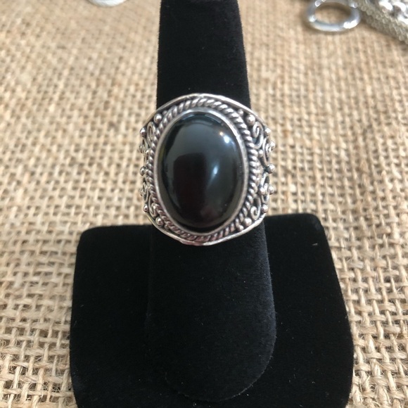 925  Solid Sterling Silver with Oval Black Onyx Stone - Picture 2 of 8